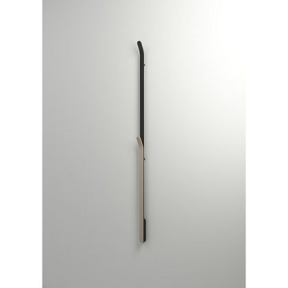 Instamat Elektrische Radiator Stick Instamat ARC Handdoekwarmer 170 cm 34W Gepolijst Aluminium Soft Zwart Instamat
