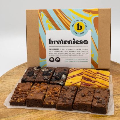 Brownies.nl 4 Smaken Brownie Box - 12 Brownies Per Post - Brievenbus Pakket - Brownie Box - Fair trade Belgische chocolade - 3 brownies per smaak - Cadeau