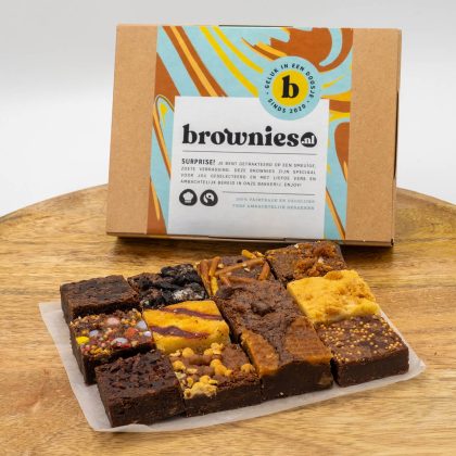 Brownies.nl Brownies Mini's Box - 12 Brownies Per Post - Brievenbus Pakket - 12 smaken - Fair trade Belgische chocolade - Oreo - Blondie - Speculoos - Kokos
