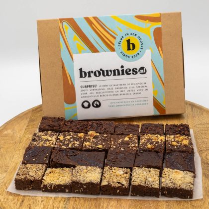 Brownies.nl Vegan Mini Brownie Box - 24 Brownies Per Post - Brievenbus Pakket - Brownie Box - 70,5% Pure chocolade - Original - Noten - Framboos - Kokos - Cadeau