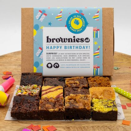 Brownies.nl Brievenbus cadeau - Brownies - Verjaardag - 12 brownies - Feestelijk verpakte box - Brownie Box